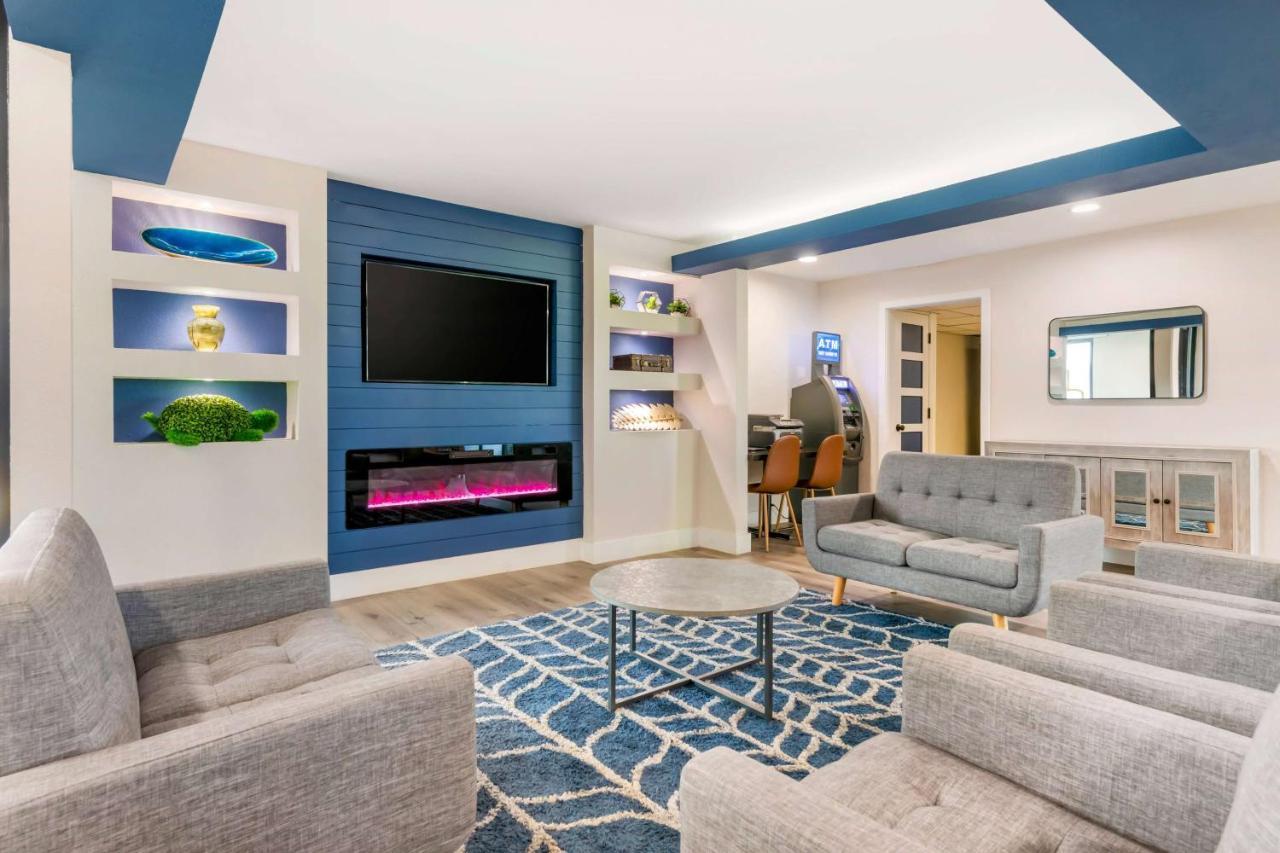 Super 8 By Wyndham Orlando Near Florida Mall Williamsburg Eksteriør billede