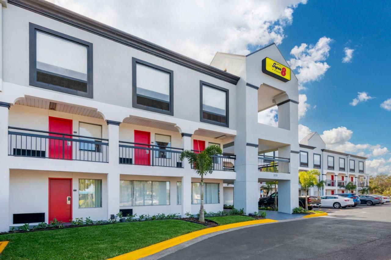 Super 8 By Wyndham Orlando Near Florida Mall Williamsburg Eksteriør billede