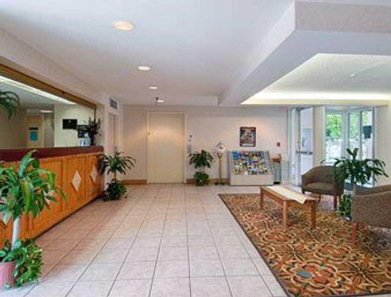 Super 8 By Wyndham Orlando Near Florida Mall Williamsburg Interiør billede